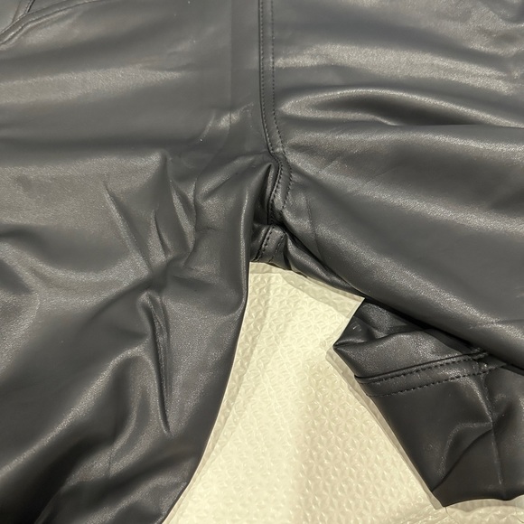 NEW | VENTI6 MOTION FAUX LEATHER LEGGING IN BLACK - Picture 7 of 7